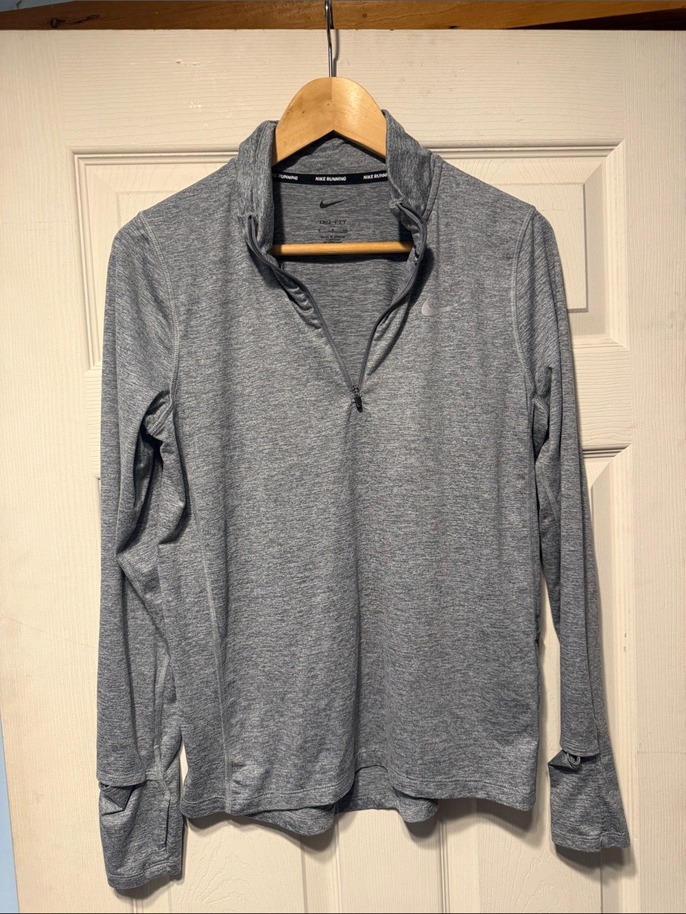 Nike Women’s Gray Dri-FIT Quarter-Zip Long Sleeve Shirt